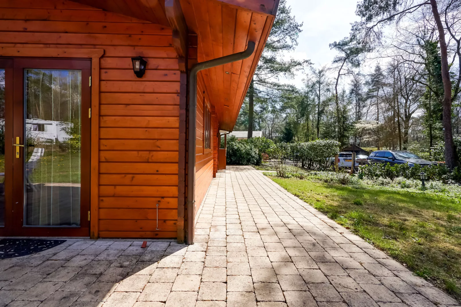 Finse Bungalow in Holten-Tuinen zomer