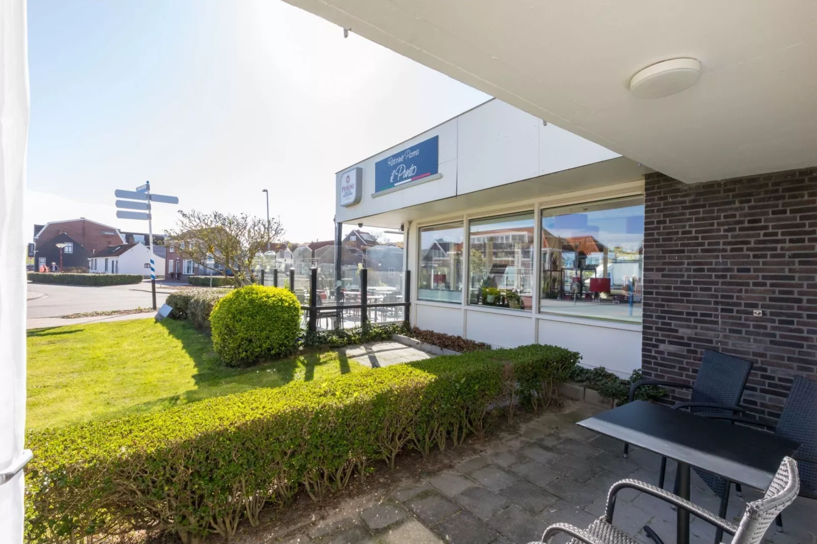 Kurhaus- appartement 5 Zoutelande-Buitenkant zomer