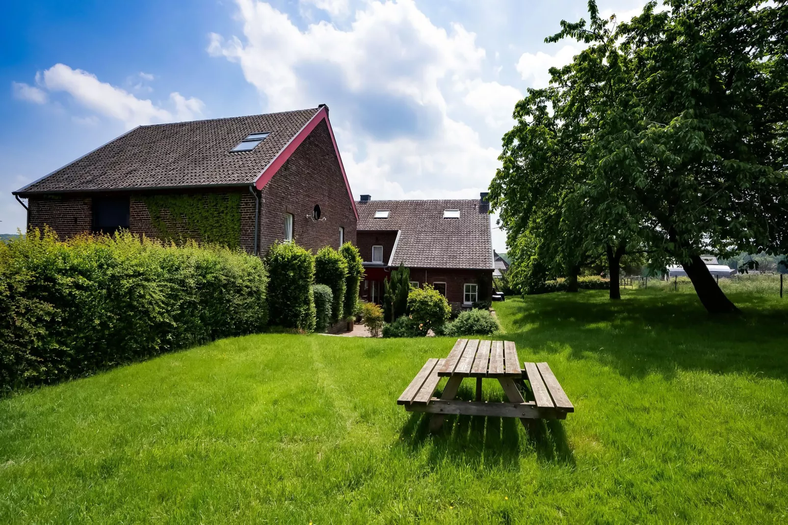 Buitenhuis De Graef-Buitenkant zomer