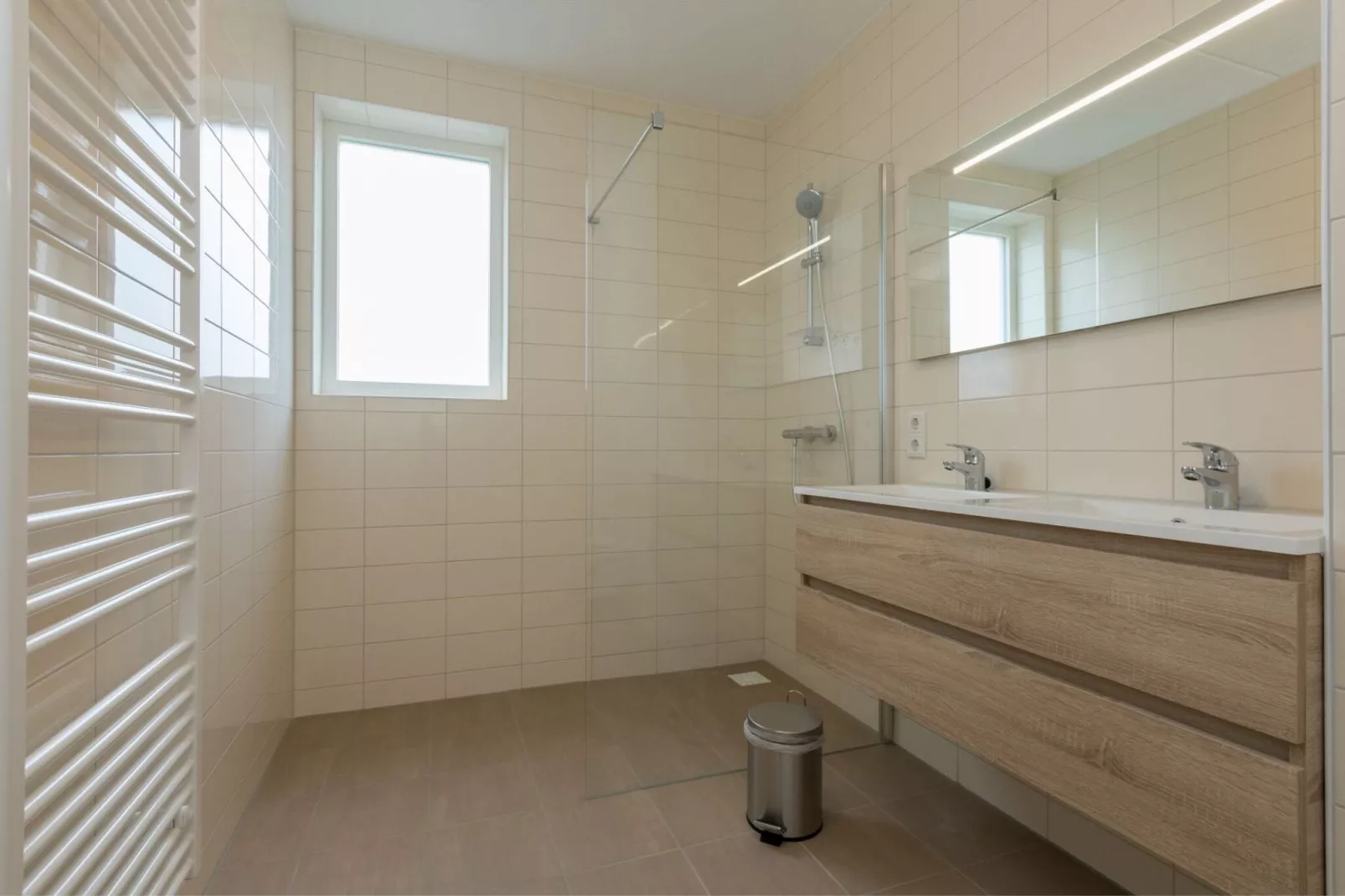 Aparthotel Zoutelande - Luxe 2-persoons comfort appartement-Badkamer