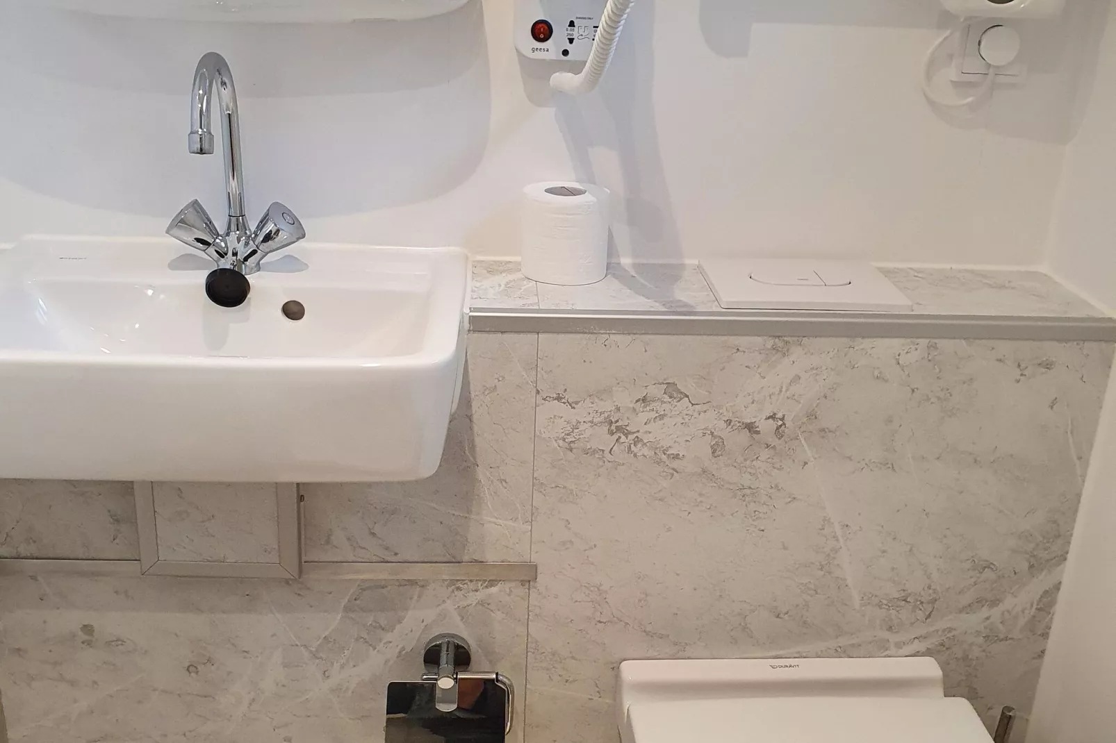 Waterlodges Lemmer 1-Badkamer