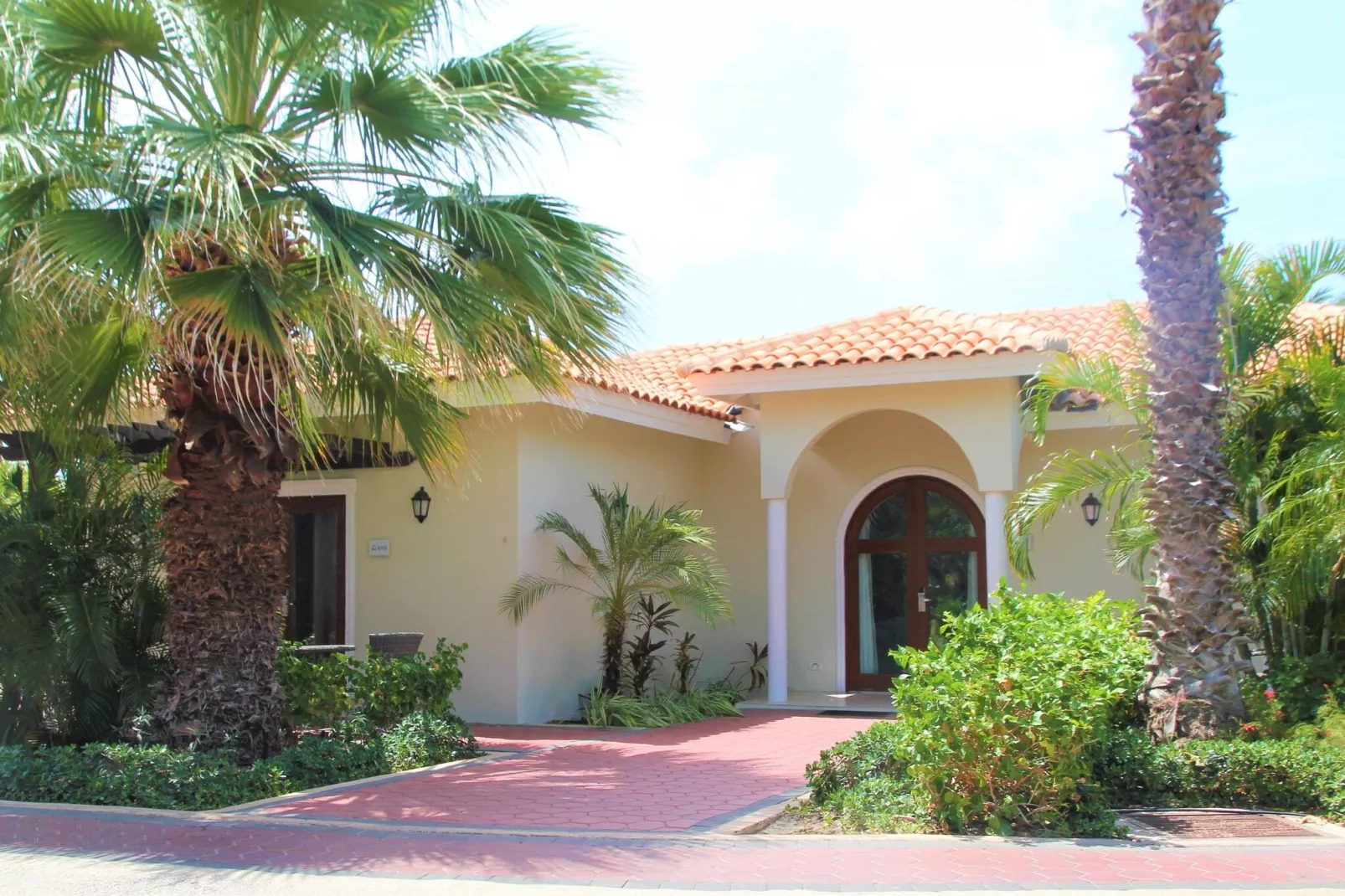 Villa 3 bedroom with private pool-Buitenkant zomer