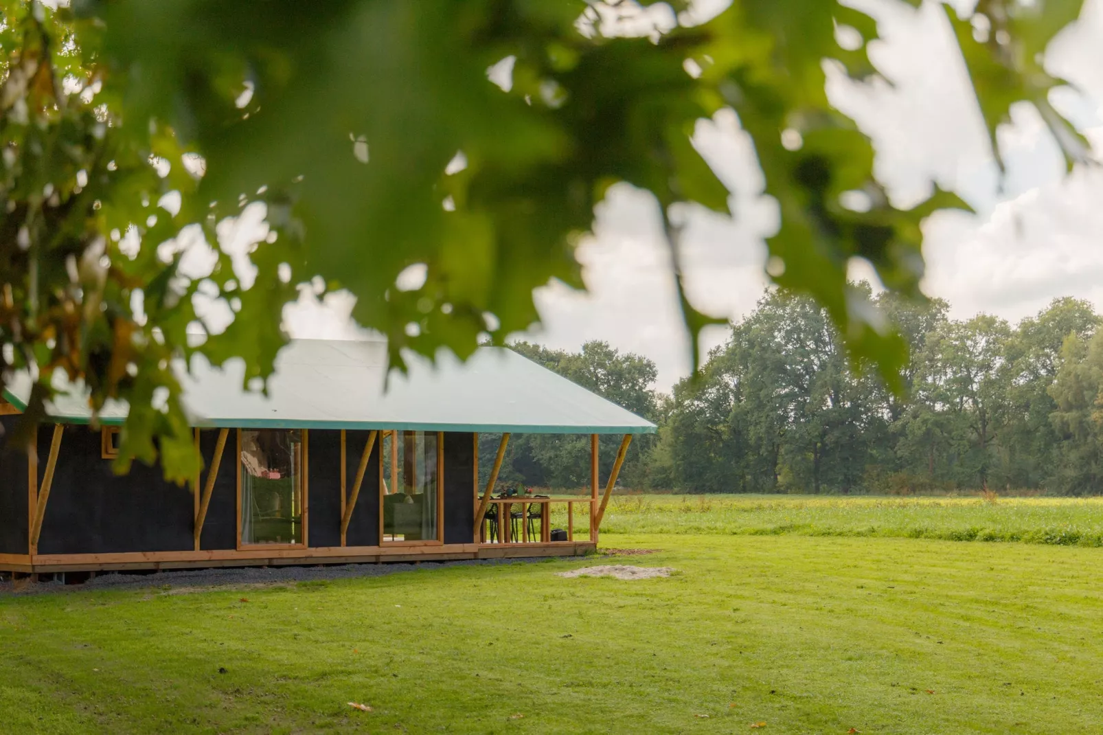 Landrijk de Reesprong 2-Buitenkant zomer