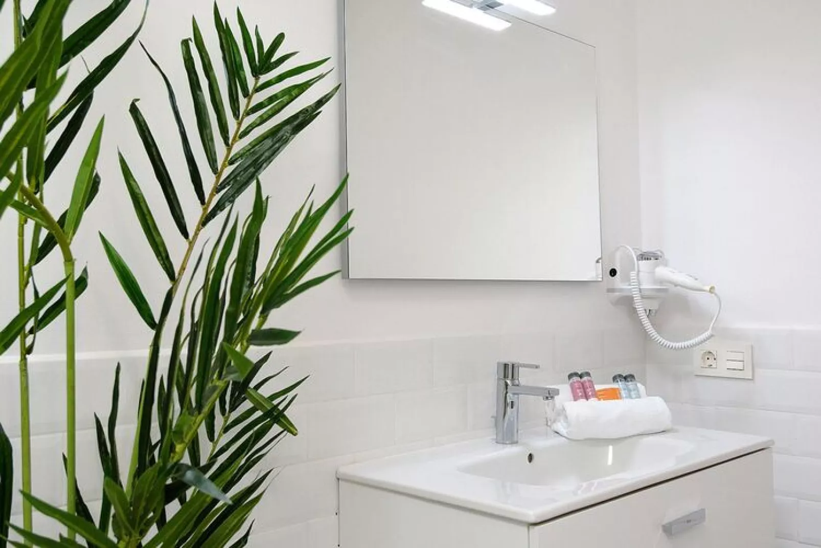 Suites Costa Teguise / 4 pax-Suite-Badkamer