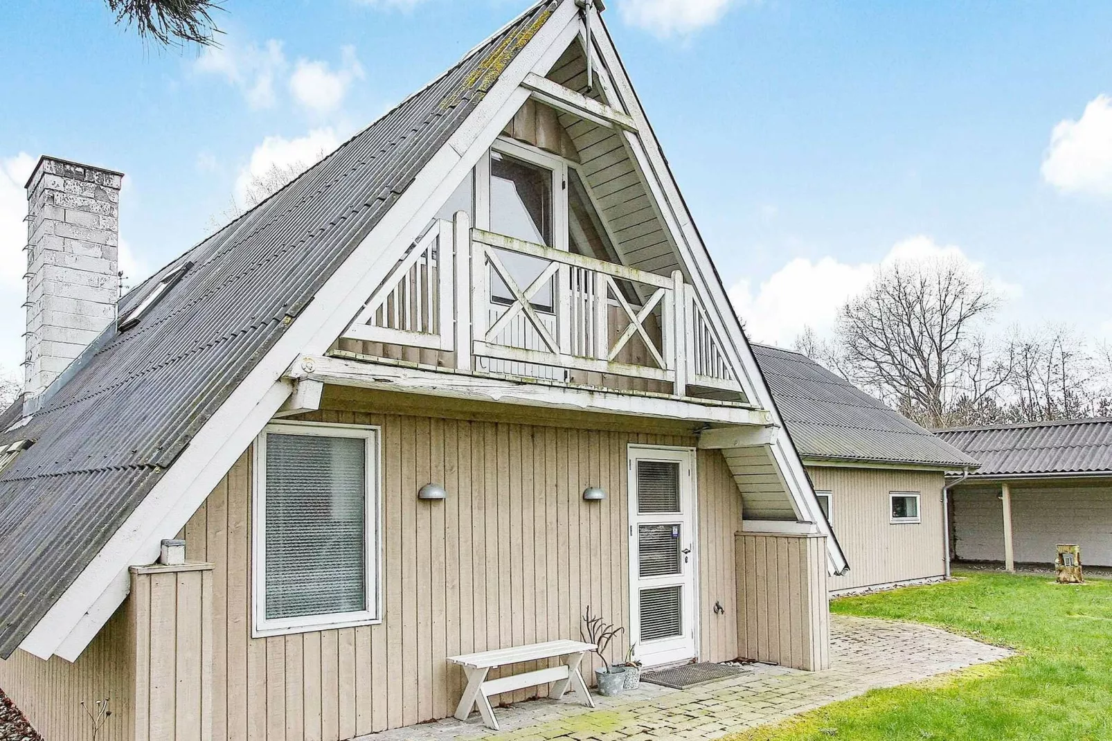 Speciaal vakantiehuis in Glesborg met een terras-Buitenlucht