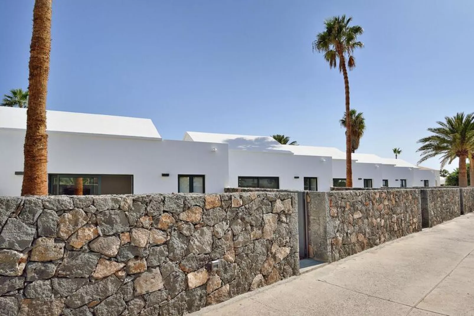 Bungalows, Costa Teguise-Buitenkant zomer