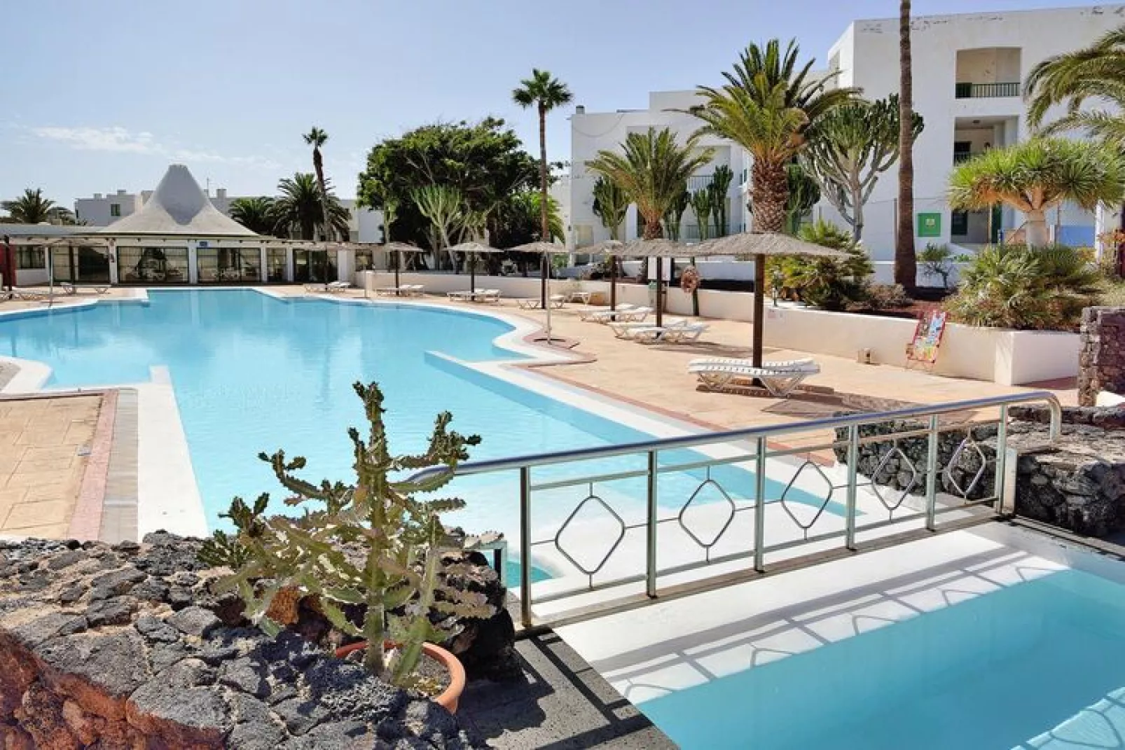 Suites Costa Teguise / 4 pax-Suite-Zwembad