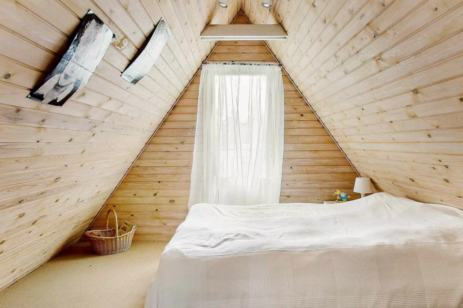 Speciaal vakantiehuis in Glesborg met een terras-Binnen