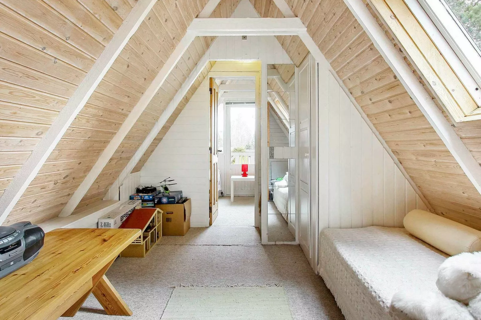 Speciaal vakantiehuis in Glesborg met een terras-Binnen