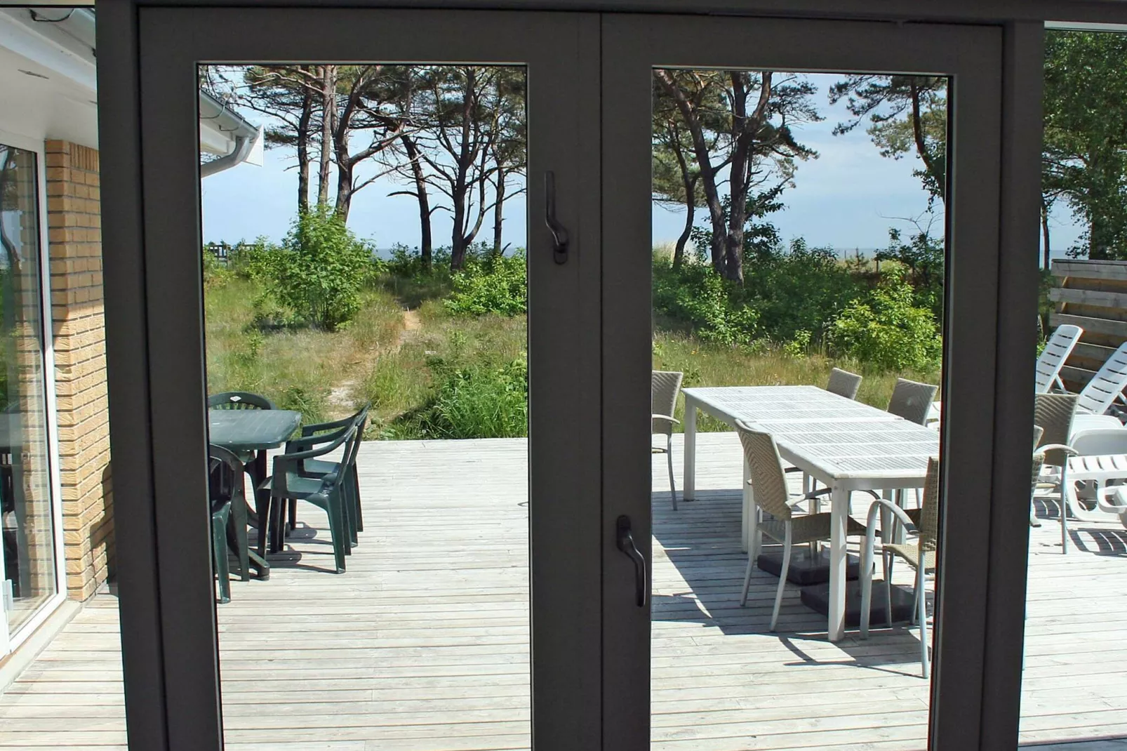 Modern vakantiehuis in Nexø vlak bij het strand-Binnen