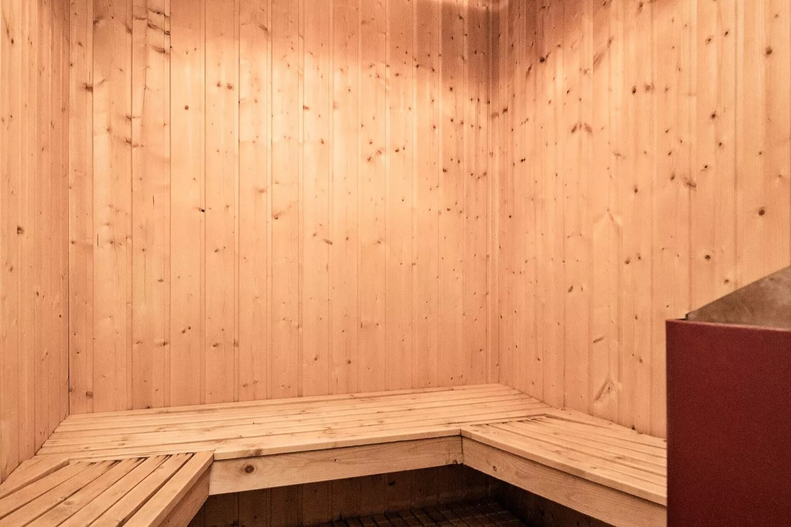 Comfortabel vakantiehuis in Hals met speeltoestellen-Sauna