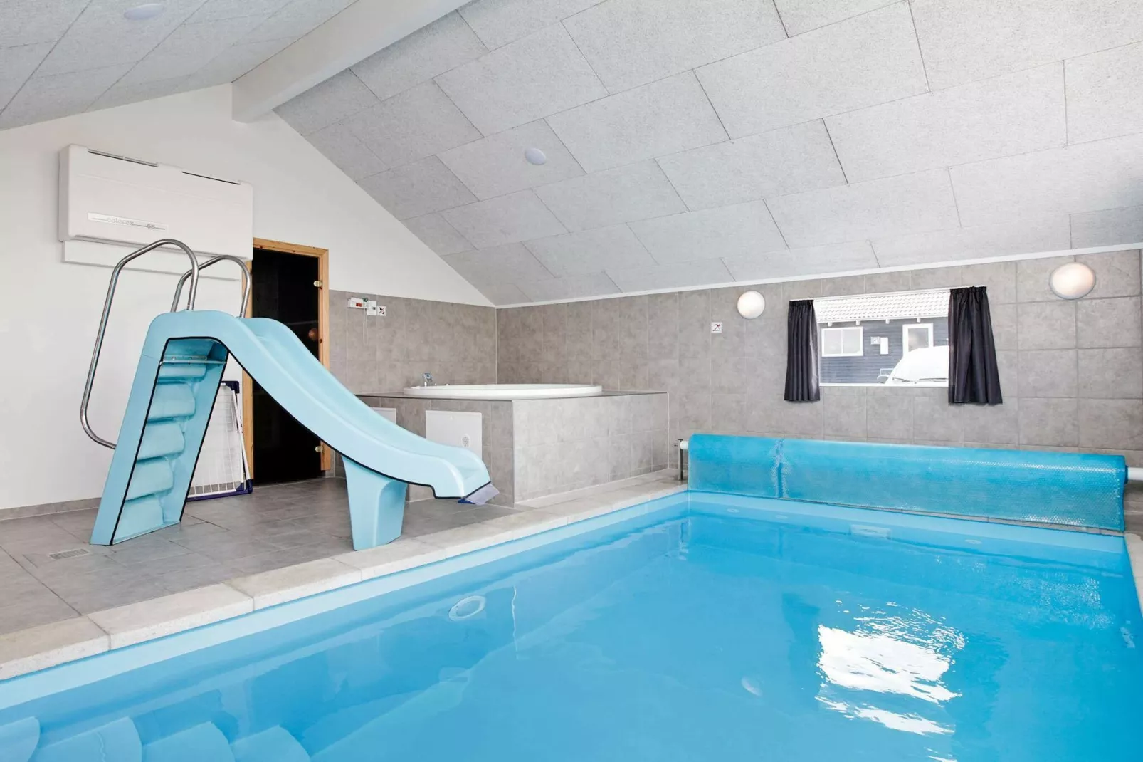 14 persoons vakantie huis in Bogense-Zwembad
