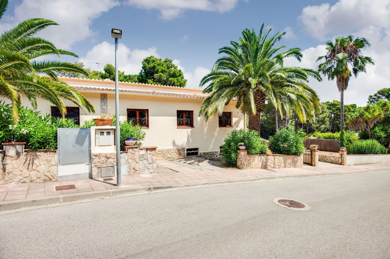 Gezellige vakantiewoning in Playa de Pals met zwembad-Buitenkant zomer