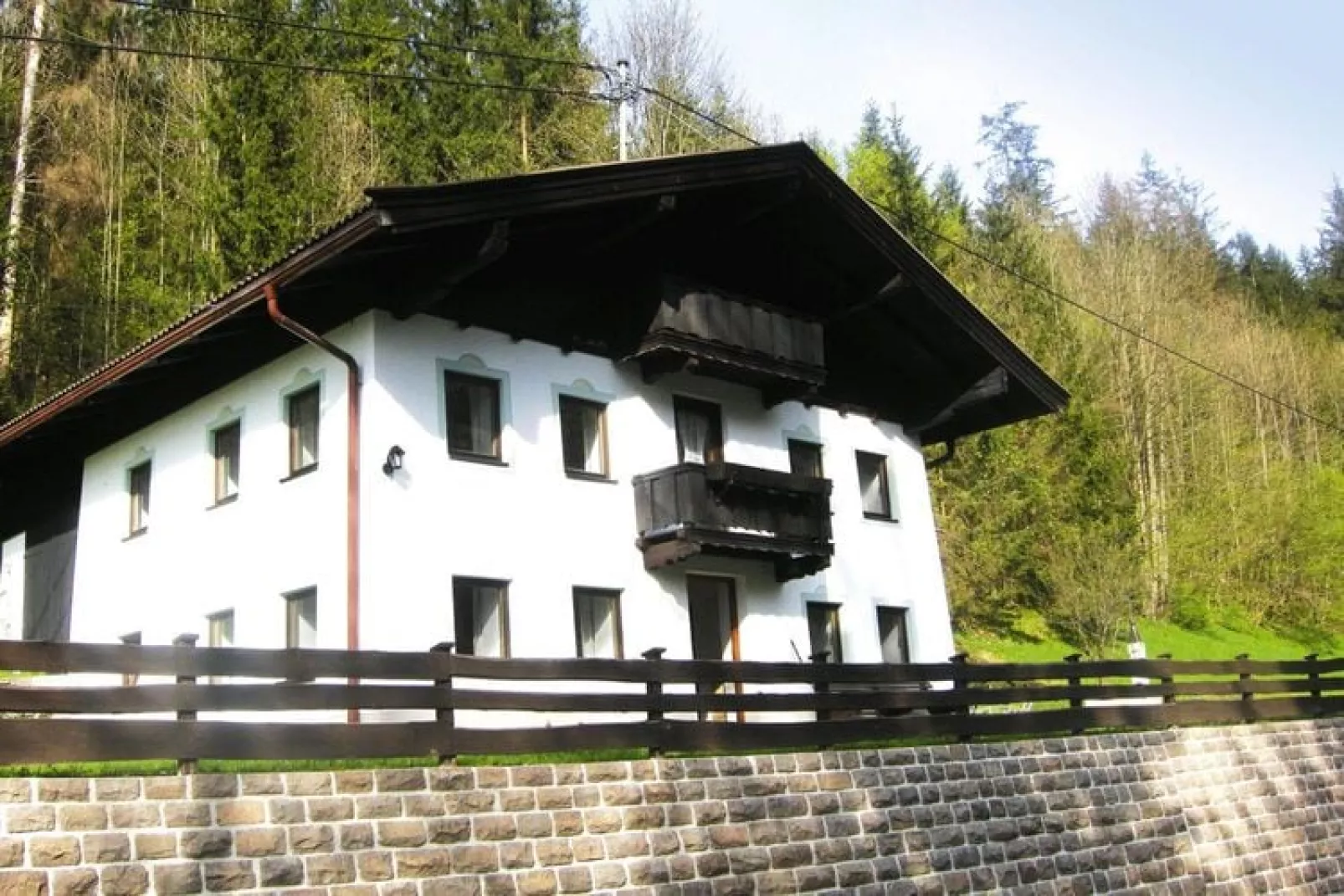 Haus Grünbacher-Buitenkant zomer