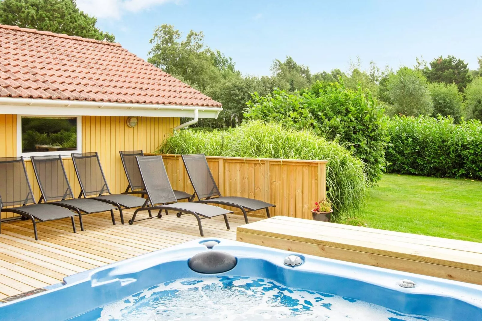 Luxe 4-sterren vakantiehuis in Væggerløse met jacuzzi-Spa