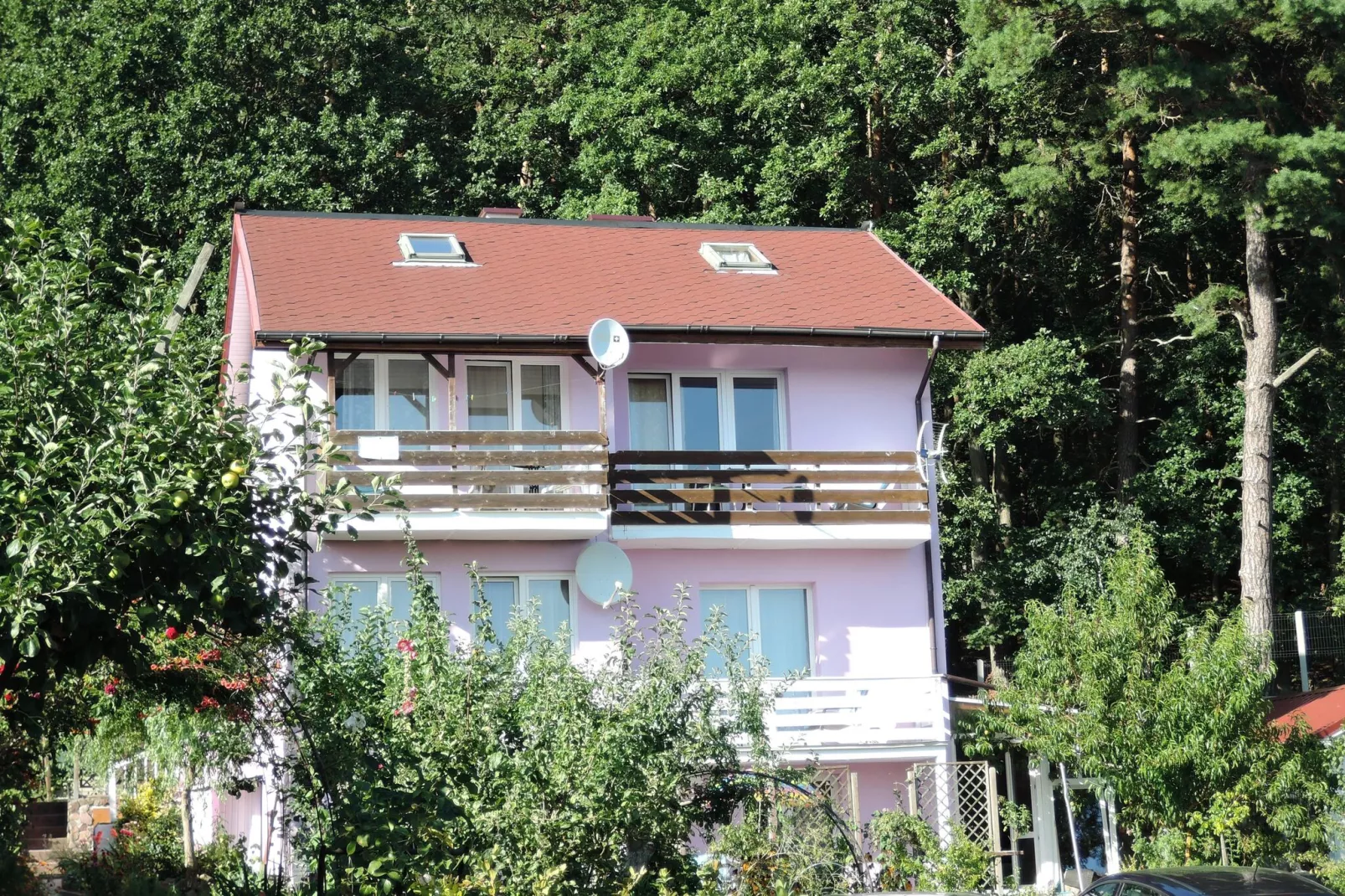 Semi-detached house in Wiselka-Buitenkant zomer