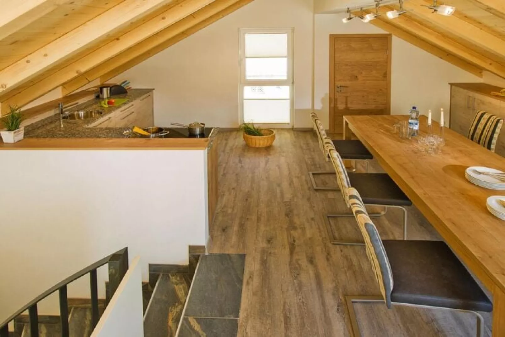Appartement in Dorfgastein met balkon of terras-Woonkamer