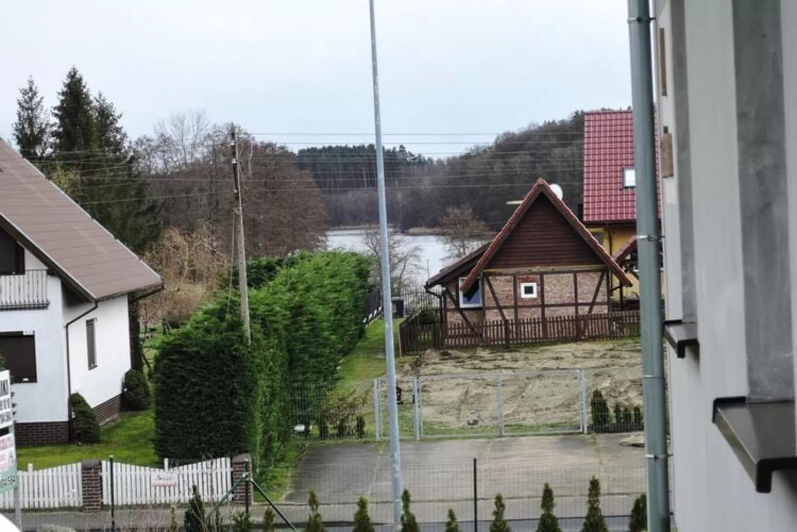 Semi-detached big house in Kolczewo close to the lake-Buitenkant zomer