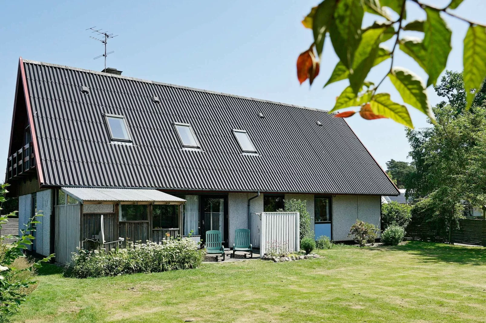 Ruim vakantiehuis in Nexø vlak bij een zandstrand-Buitenlucht