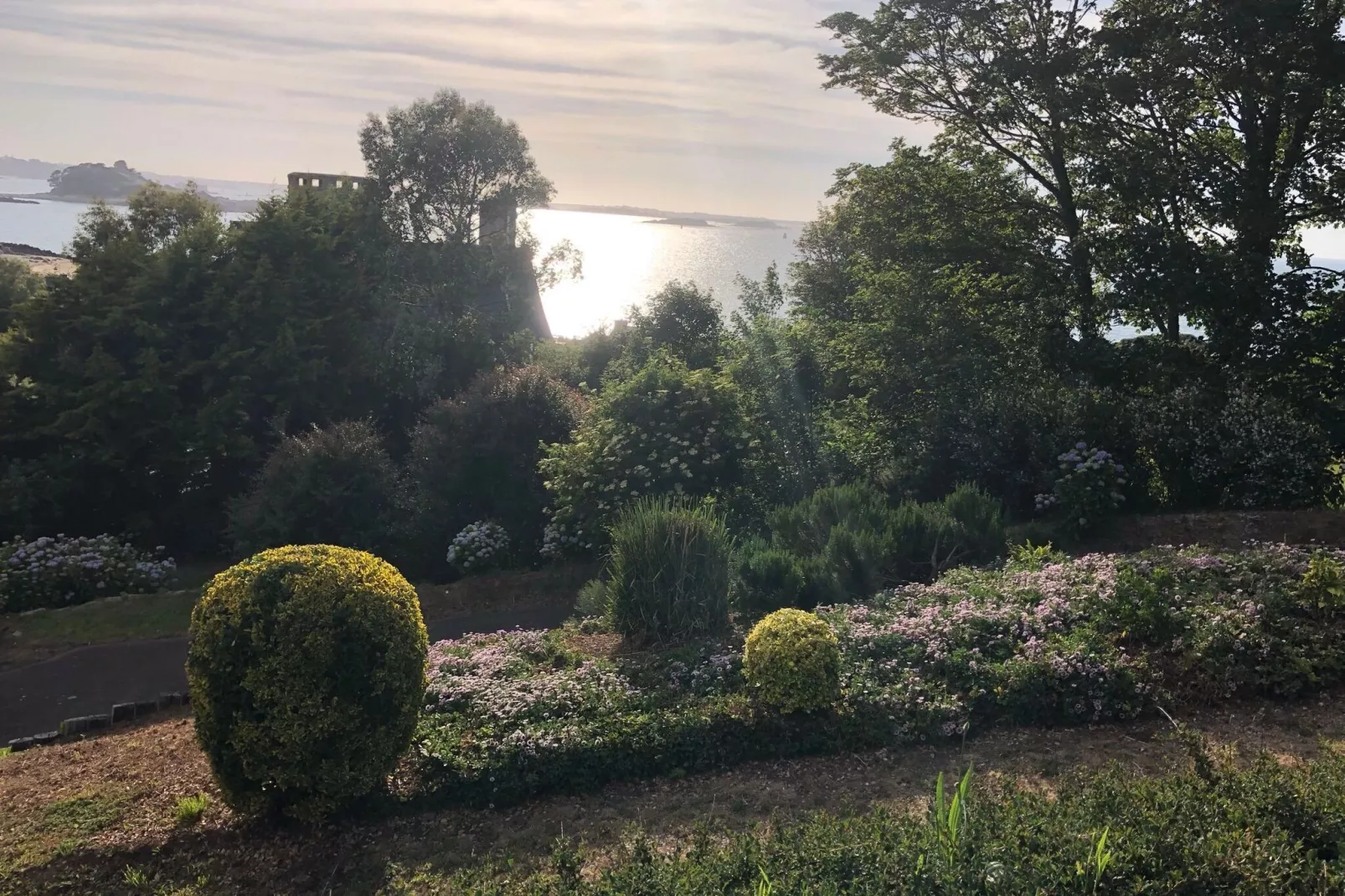 Maison de vacances Plougasnou-Terenez-Uitzicht zomer