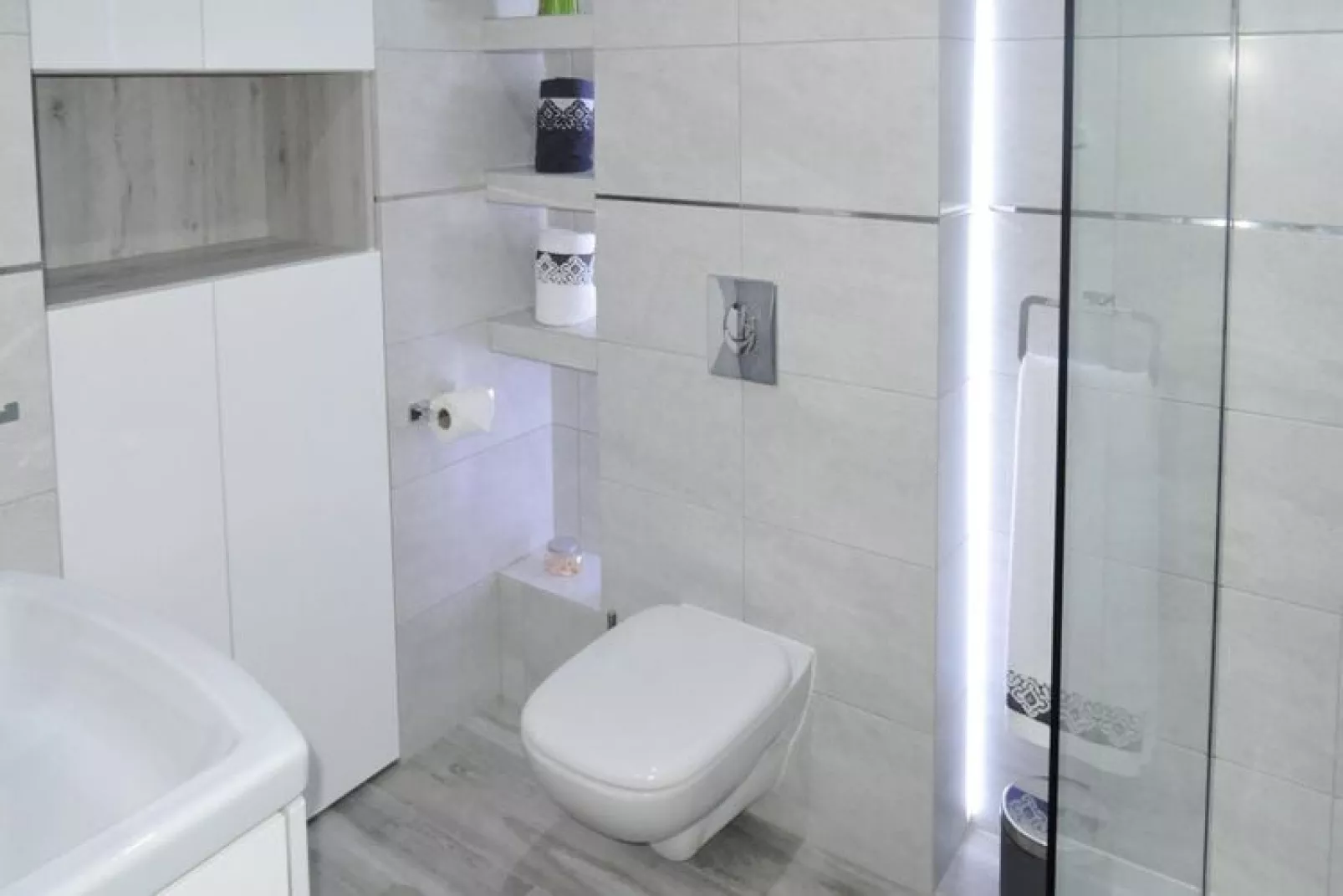 Luksusowa willa w Kołczewie dla 6 osób-Badkamer