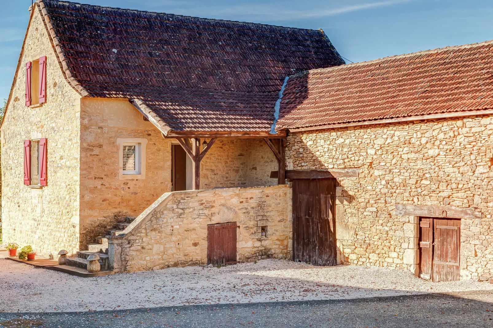 Maison de vacances Prats du Périgord  	Mas de Mouly-Buitenkant zomer