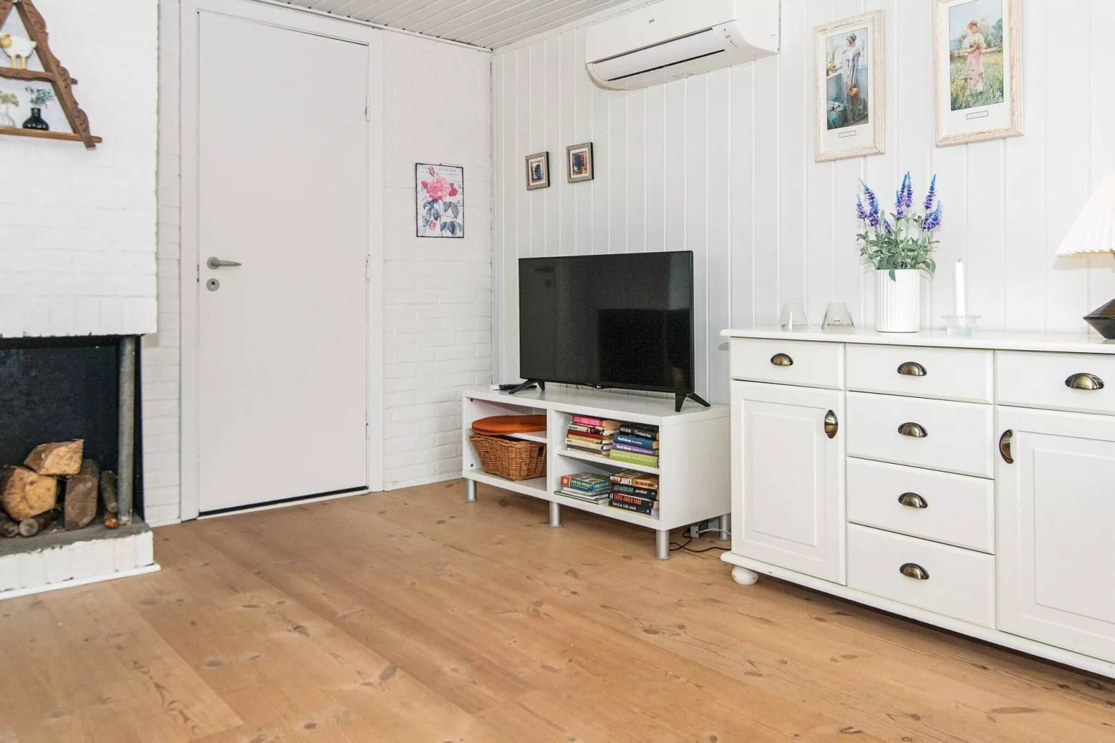 Sfeervolle Cottage in Vredig Fjand-By Traum-Binnen
