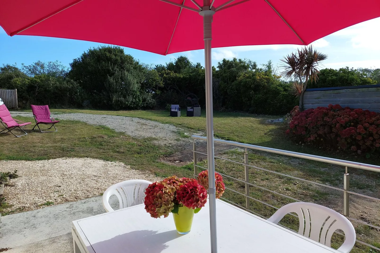 Ferienhaus in Strandnähe Plouarzel-Terrasbalkon