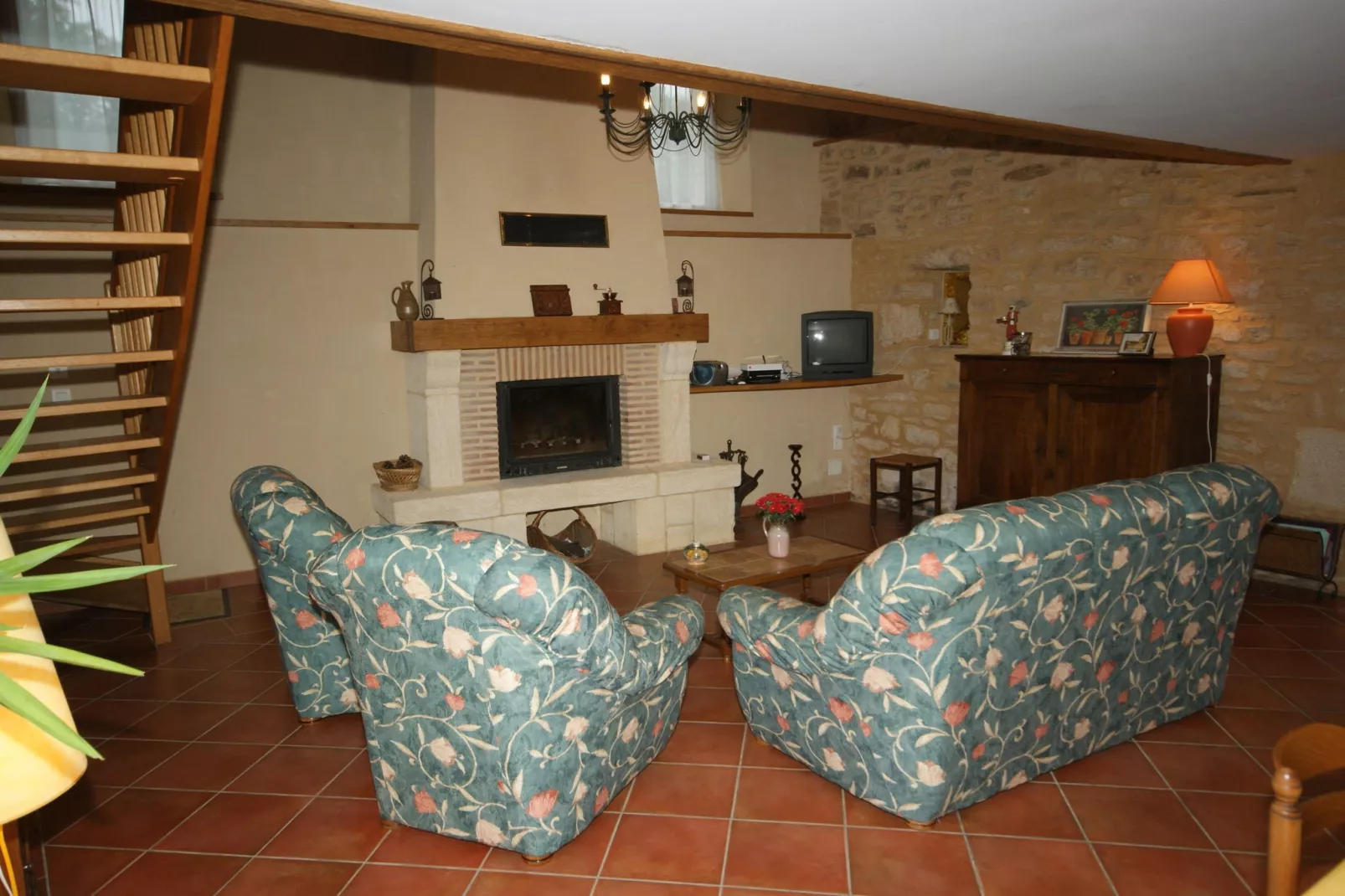 Maison de vacances Besse les Vitarelles 4 pers-Woonkamer