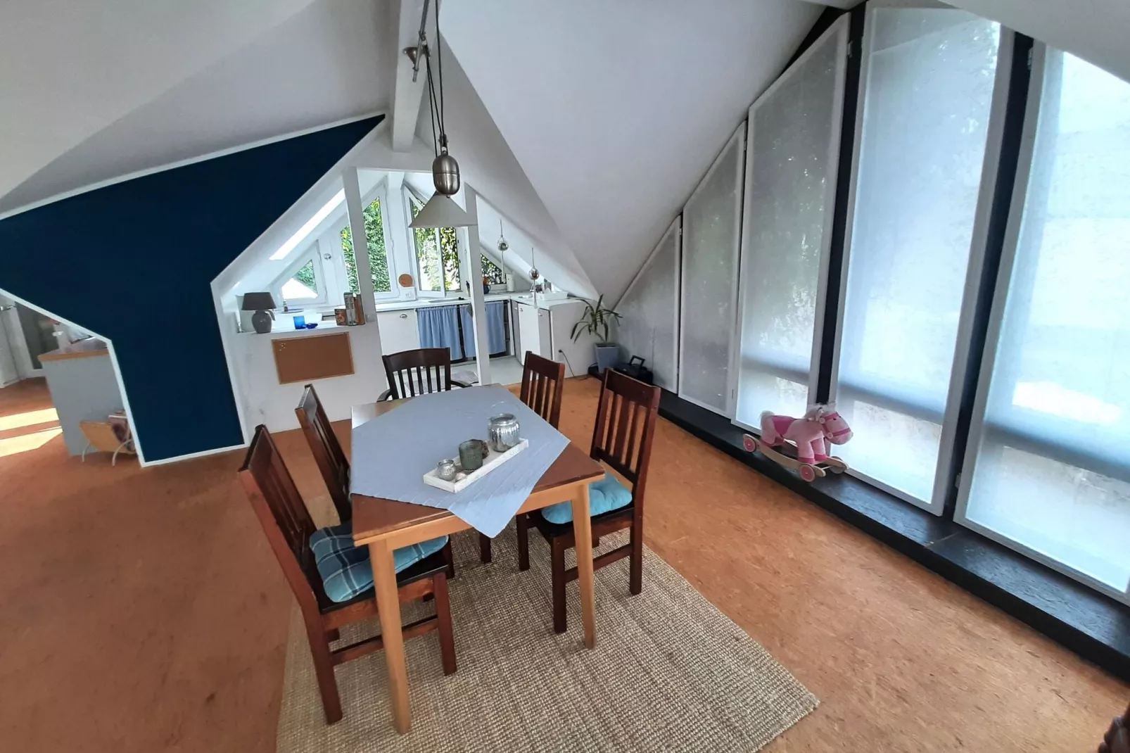 Ferienwohnung Himmelshöh im Hof der Möglichkeiten-Eetkamer