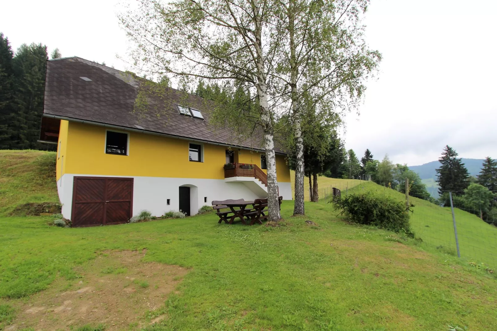 Traunig Hütte-Buitenkant zomer