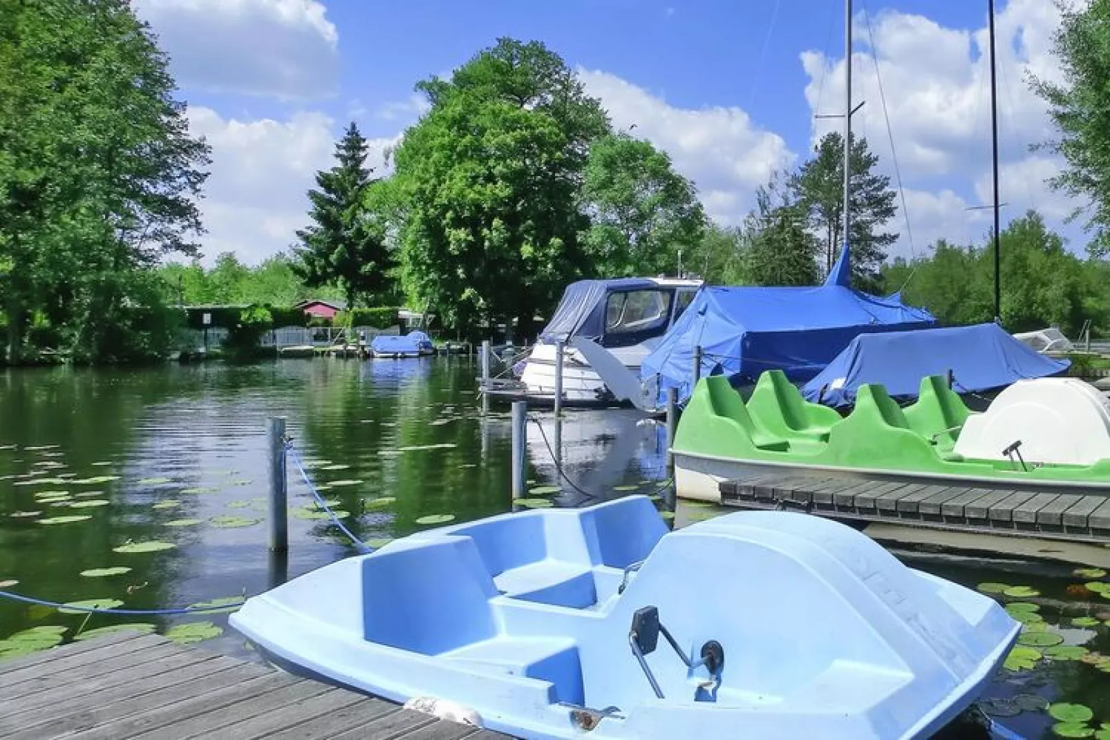 Kleines Ferienhaus am Müggelsee-Gebieden zomer 1km