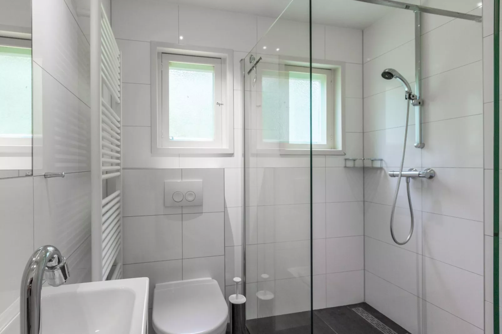 Vakantiehuis - Breezand 6  Vrouwenpolder "De Alk"-Badkamer