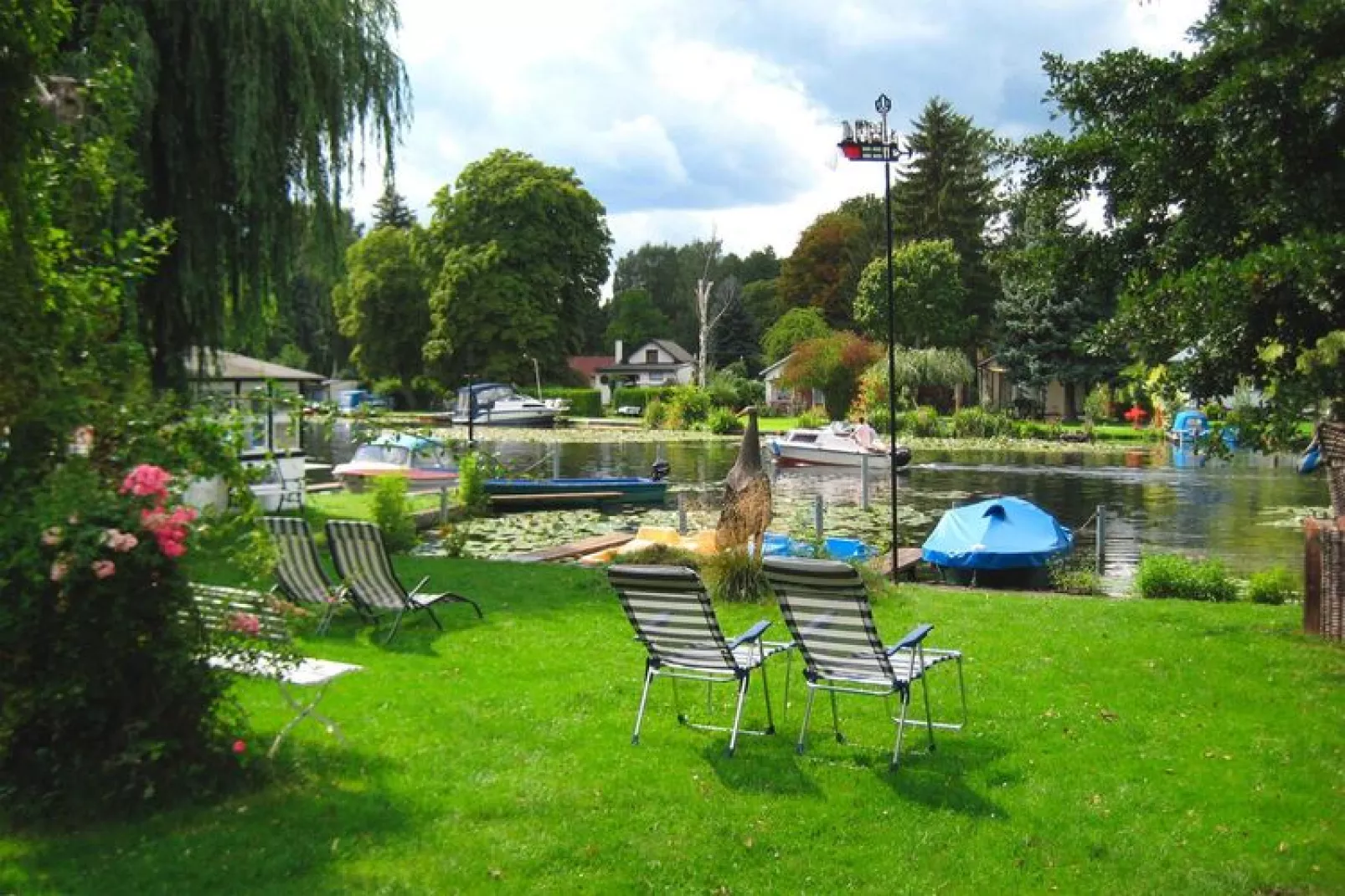 Reihenhaus am Müggelsee-Tuinen zomer