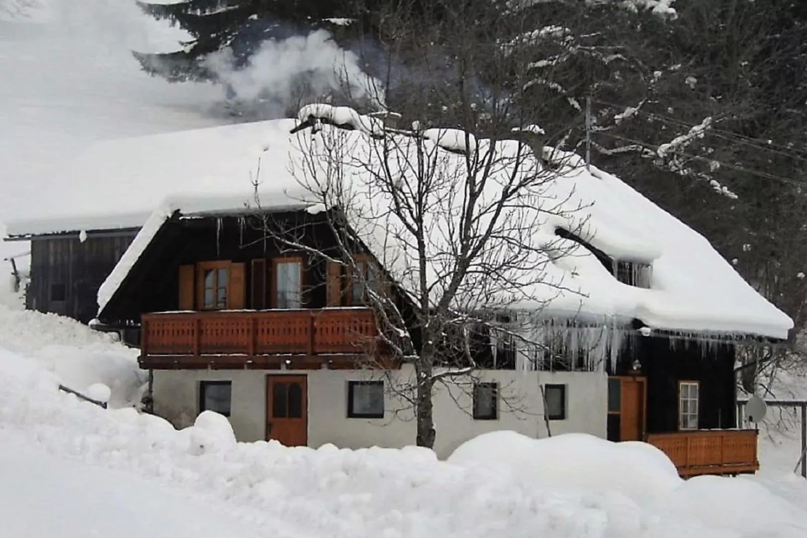 Brentlhütte-Exterieur winter