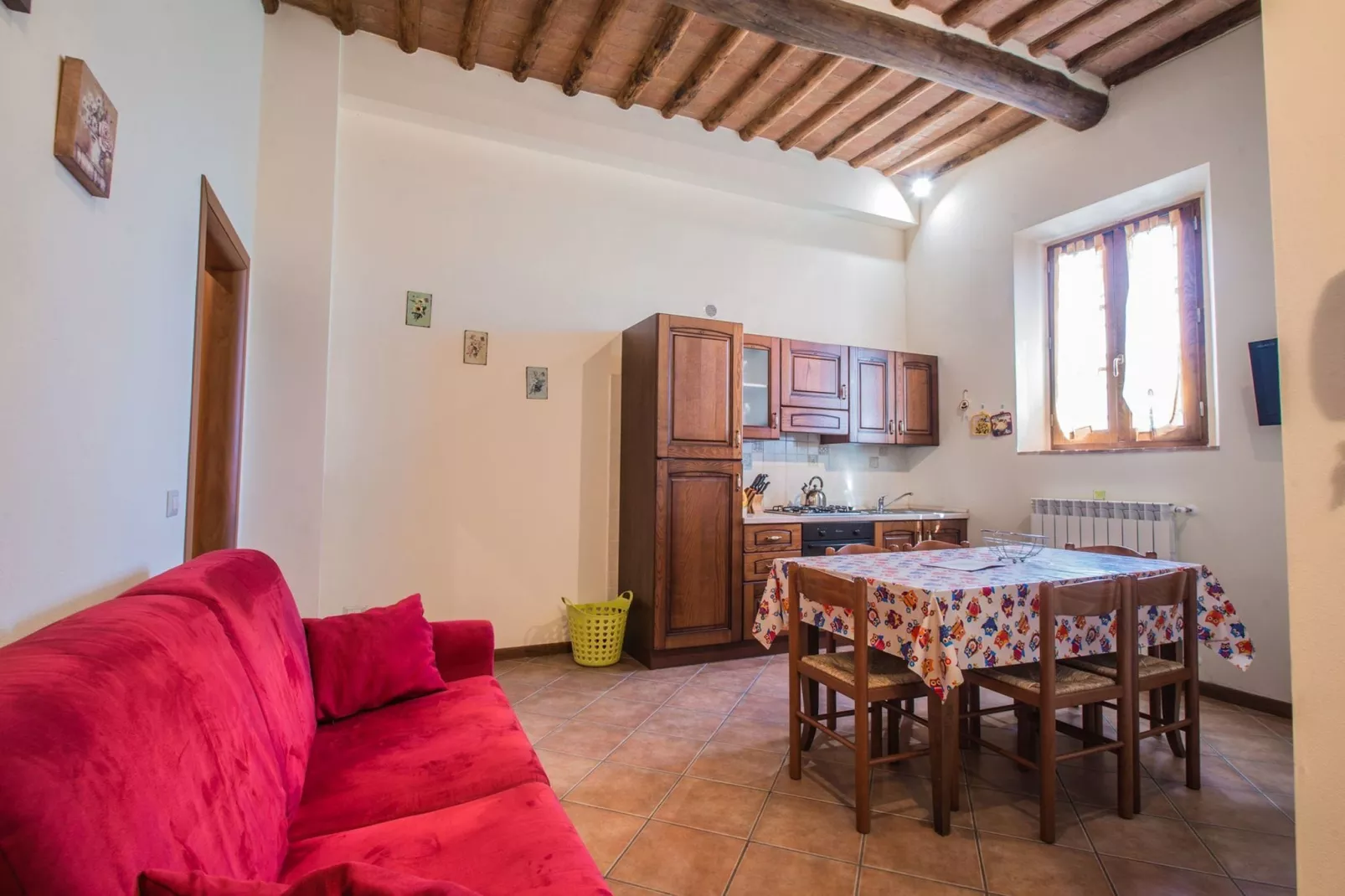 Schilderachtig vakantiehuis in Florence met zwembad-Woonkamer