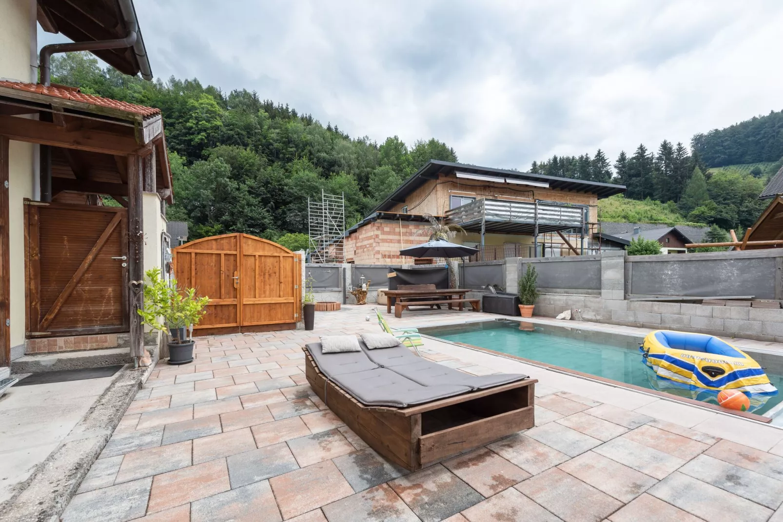Countryside Home with Swimming Pool II - Terrasbalkon