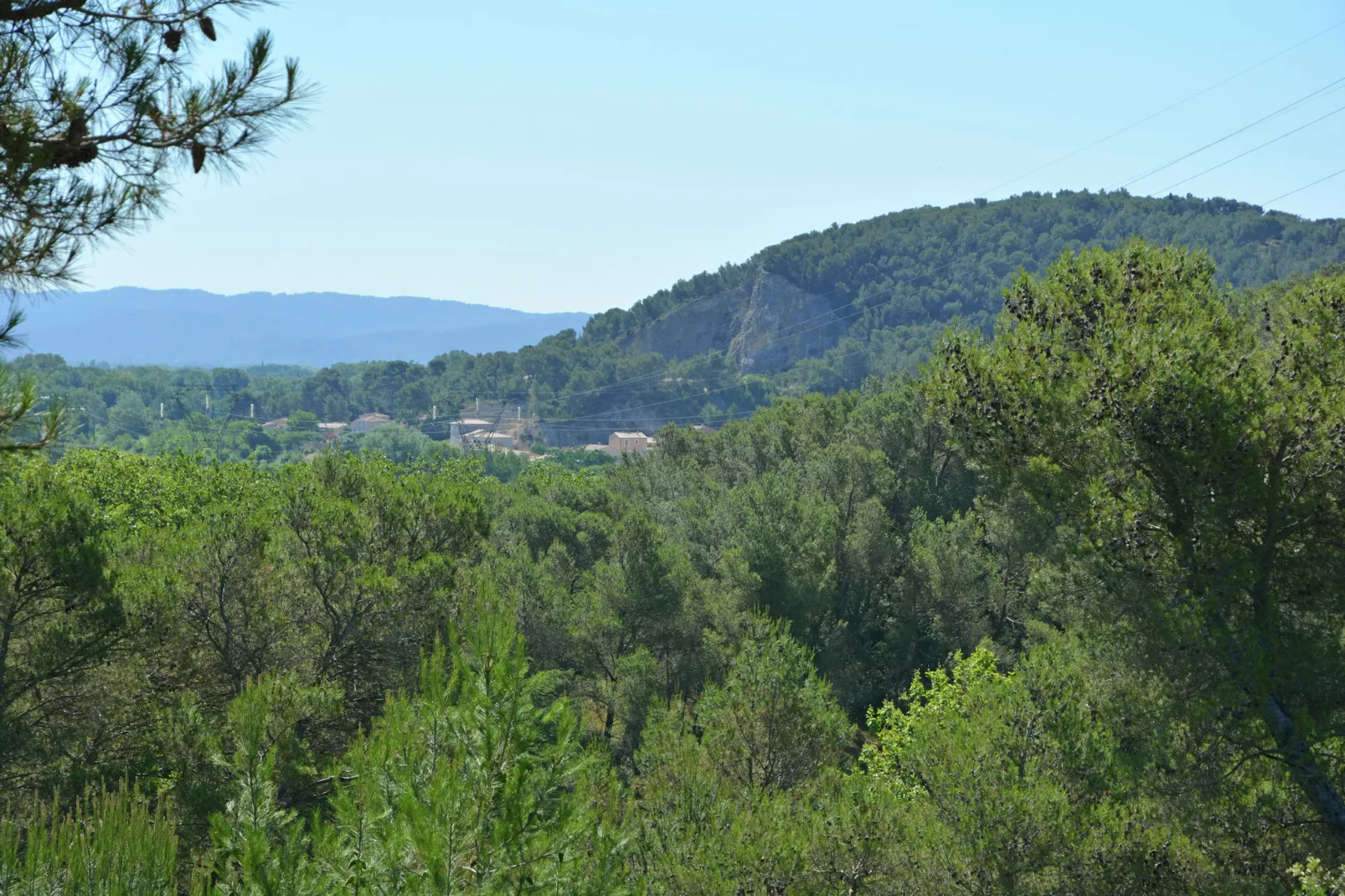 Belle Maison près du Pont du Gard-Uitzicht zomer