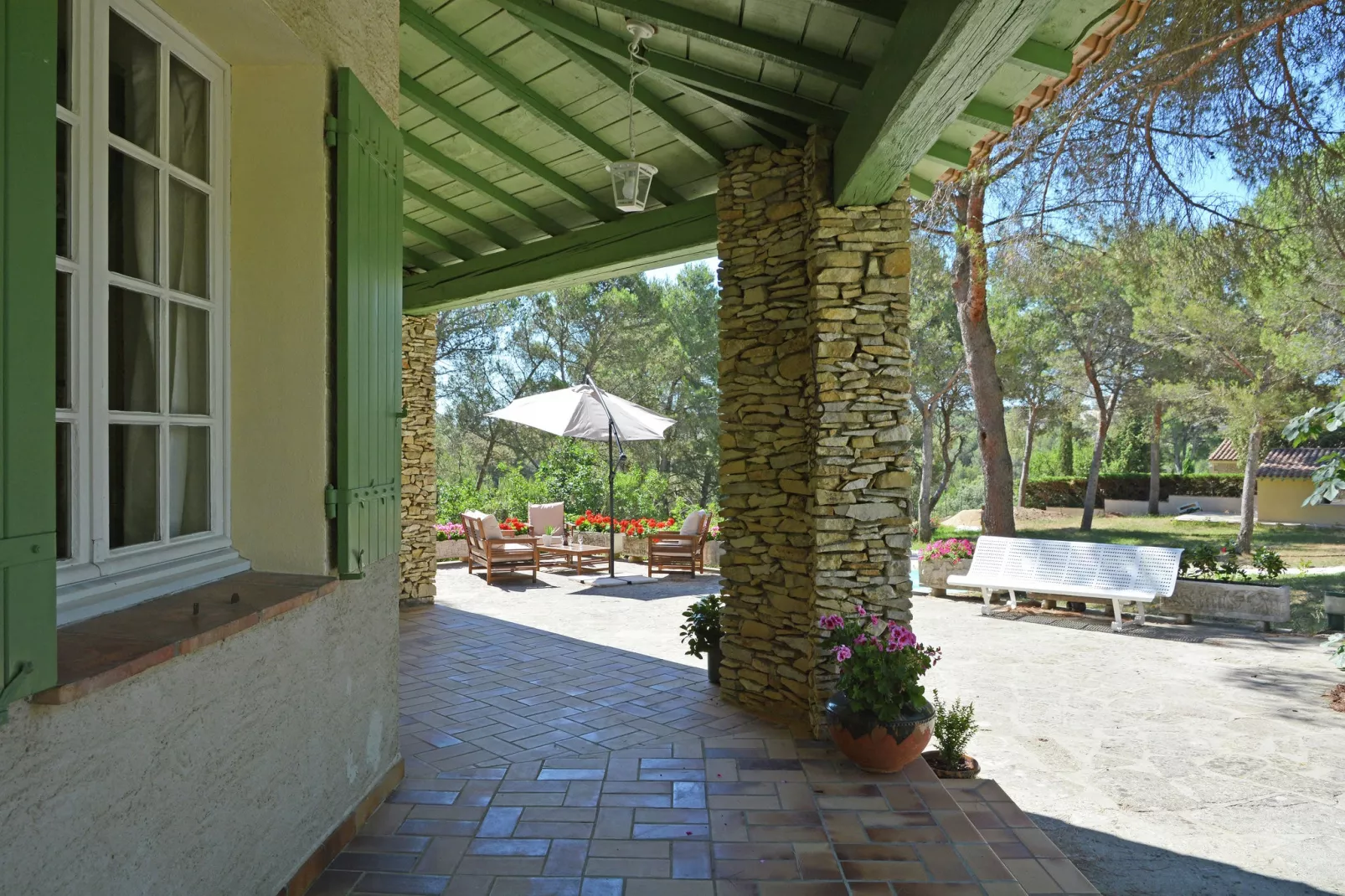 Belle Maison près du Pont du Gard-Terrasbalkon