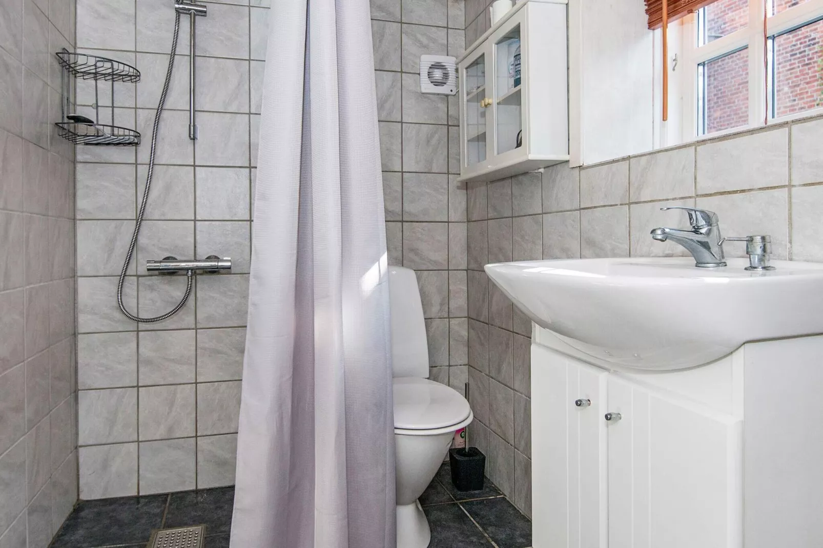 Gezellige kustschuilplaats in Hojer-By Traum-Binnen