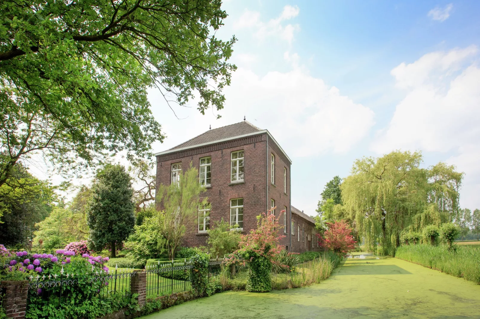 Landgoed de Gunhof-Buitenkant zomer