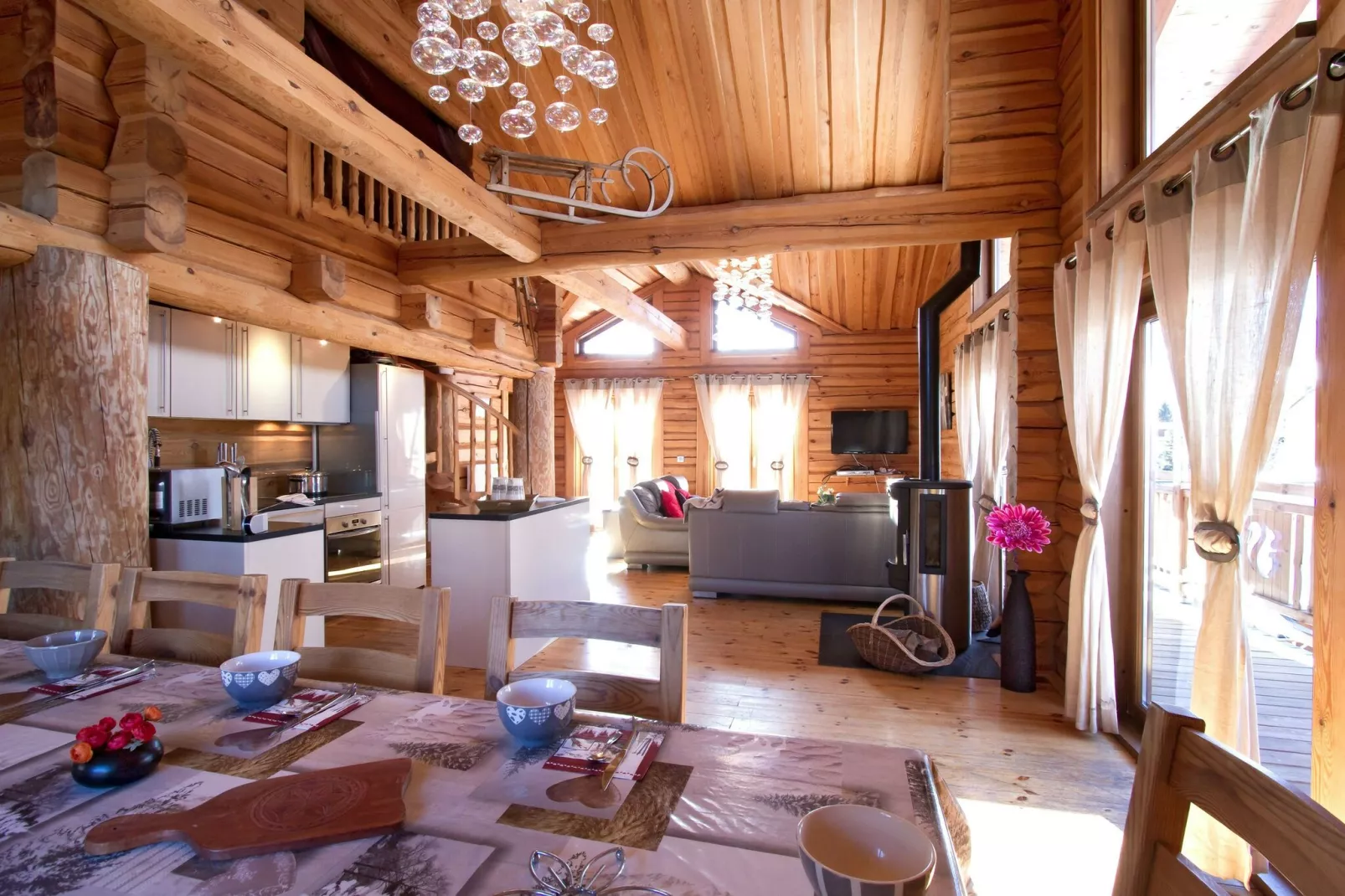 Chalet Leslie Alpen-Eetkamer