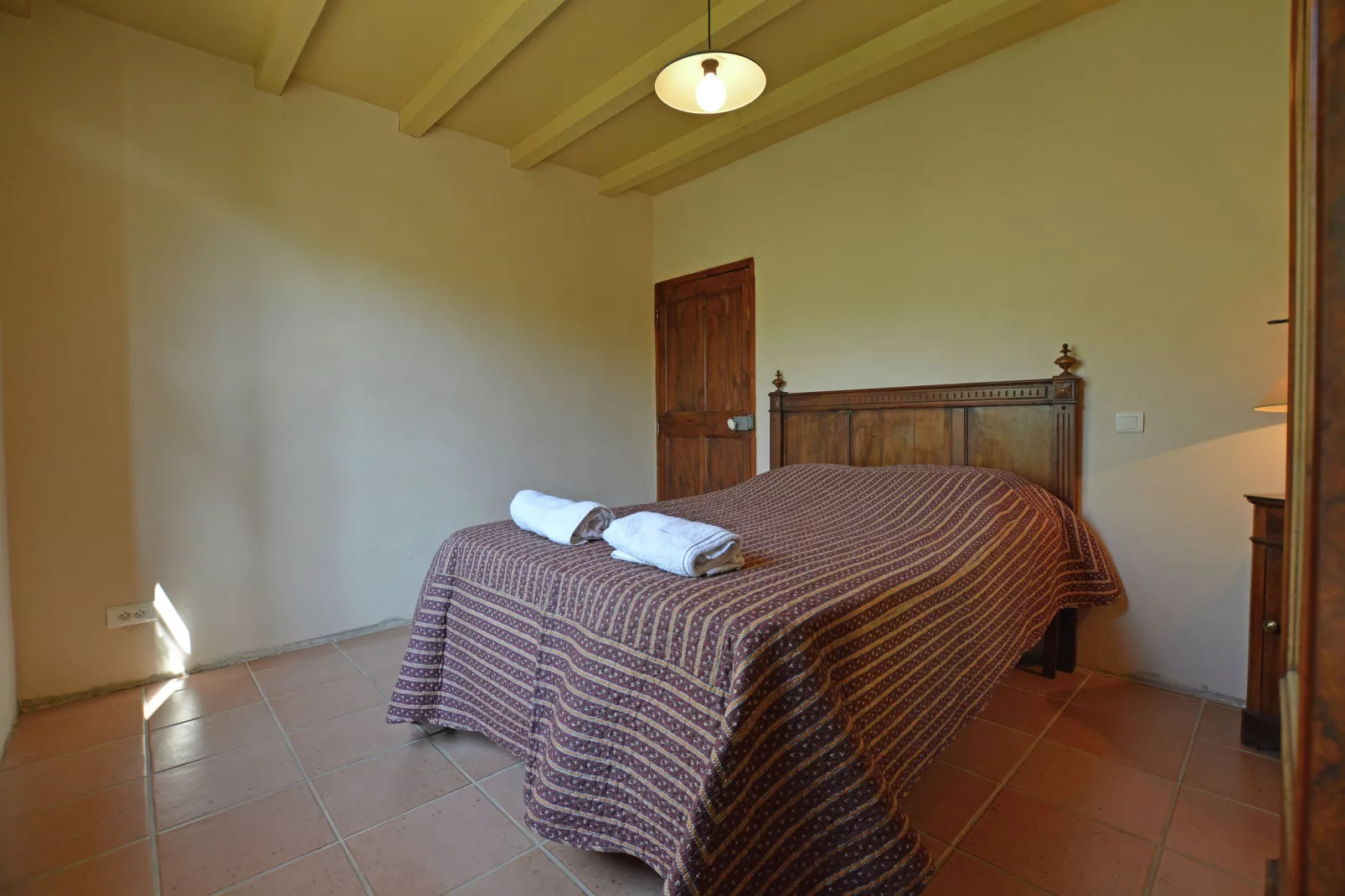 Prachtige villa in Flaux met privézwembad-Slaapkamer
