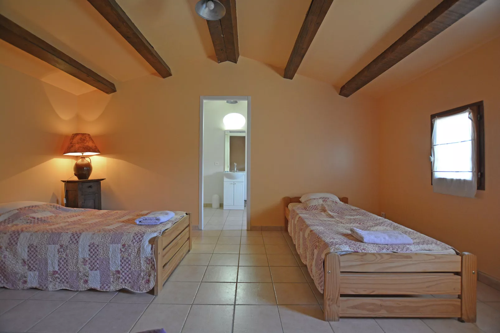 Prachtige villa in Flaux met privézwembad-Slaapkamer