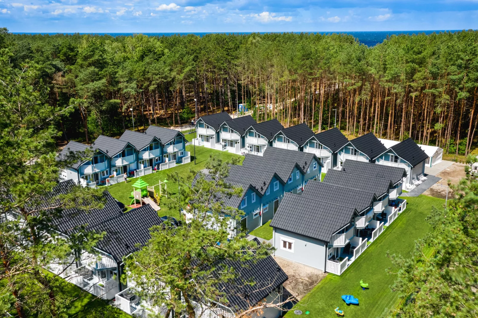 Diune Resort at the seashore in Miedzywodzie for 7 persons NIEW-Buitenkant zomer