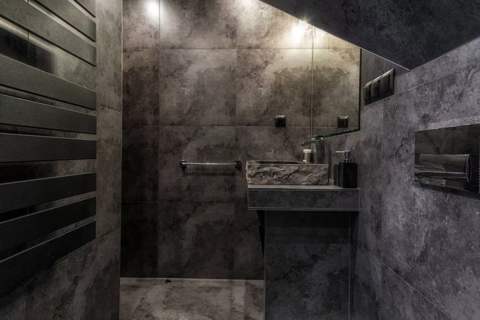 A luxury villa in the Tatra Mountains-Badkamer