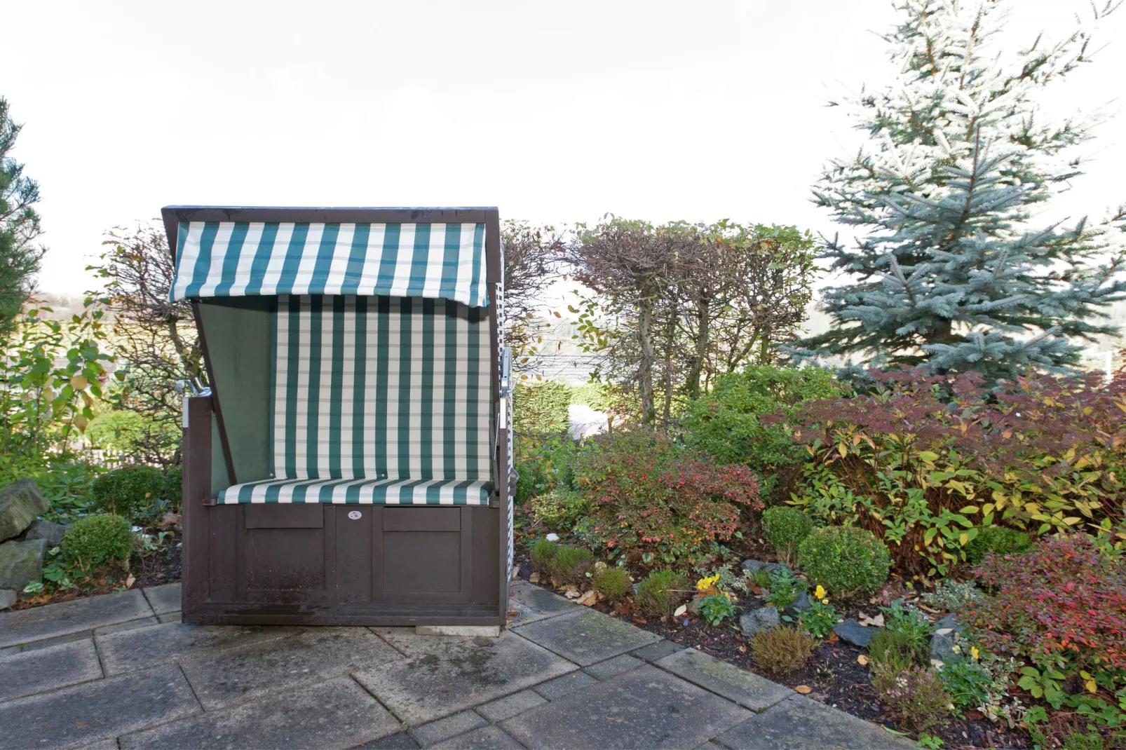 Vakantiehuis aan het Hennermeer met terras-Terrasbalkon