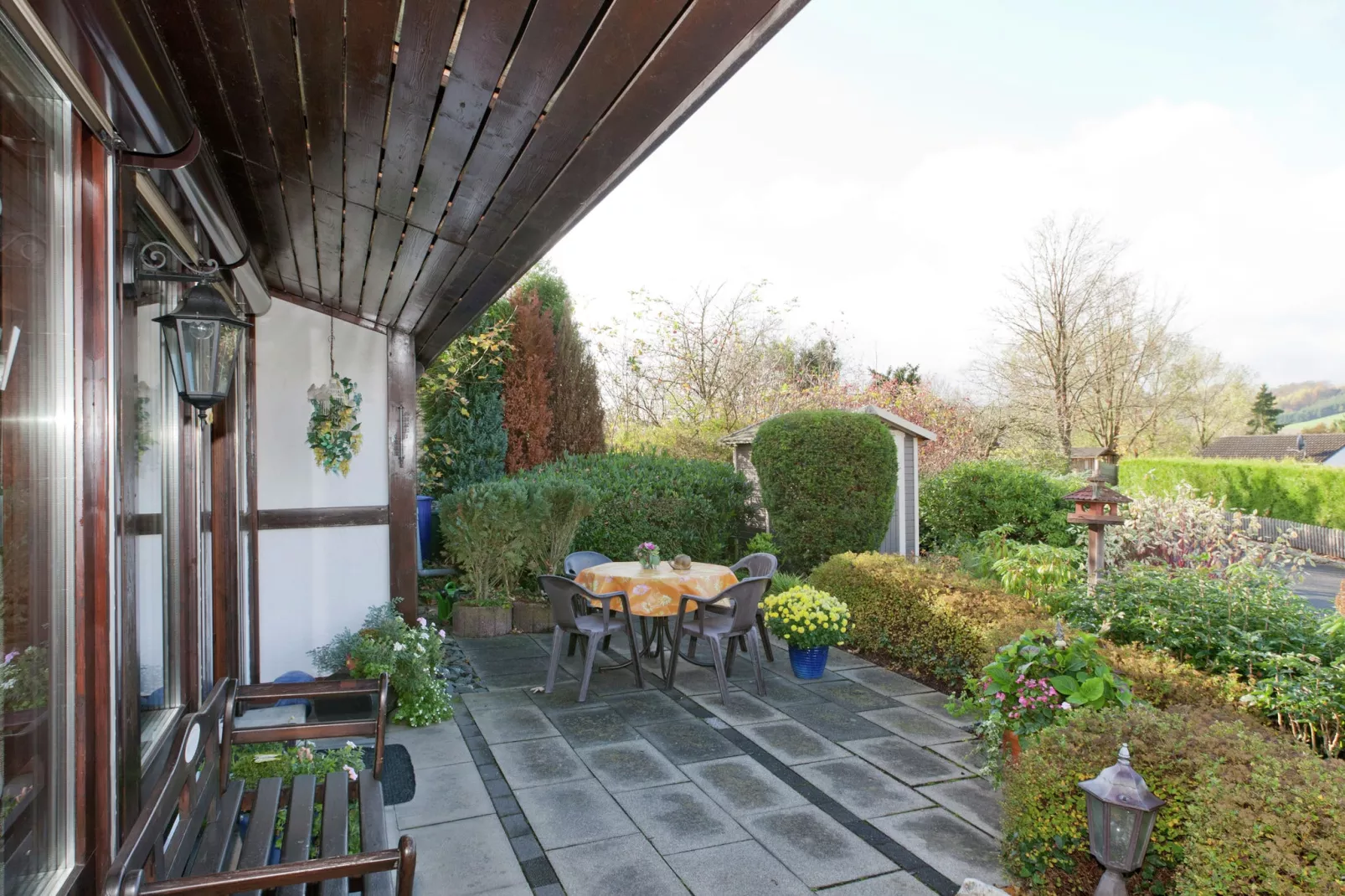 Vakantiehuis aan het Hennermeer met terras-Terrasbalkon