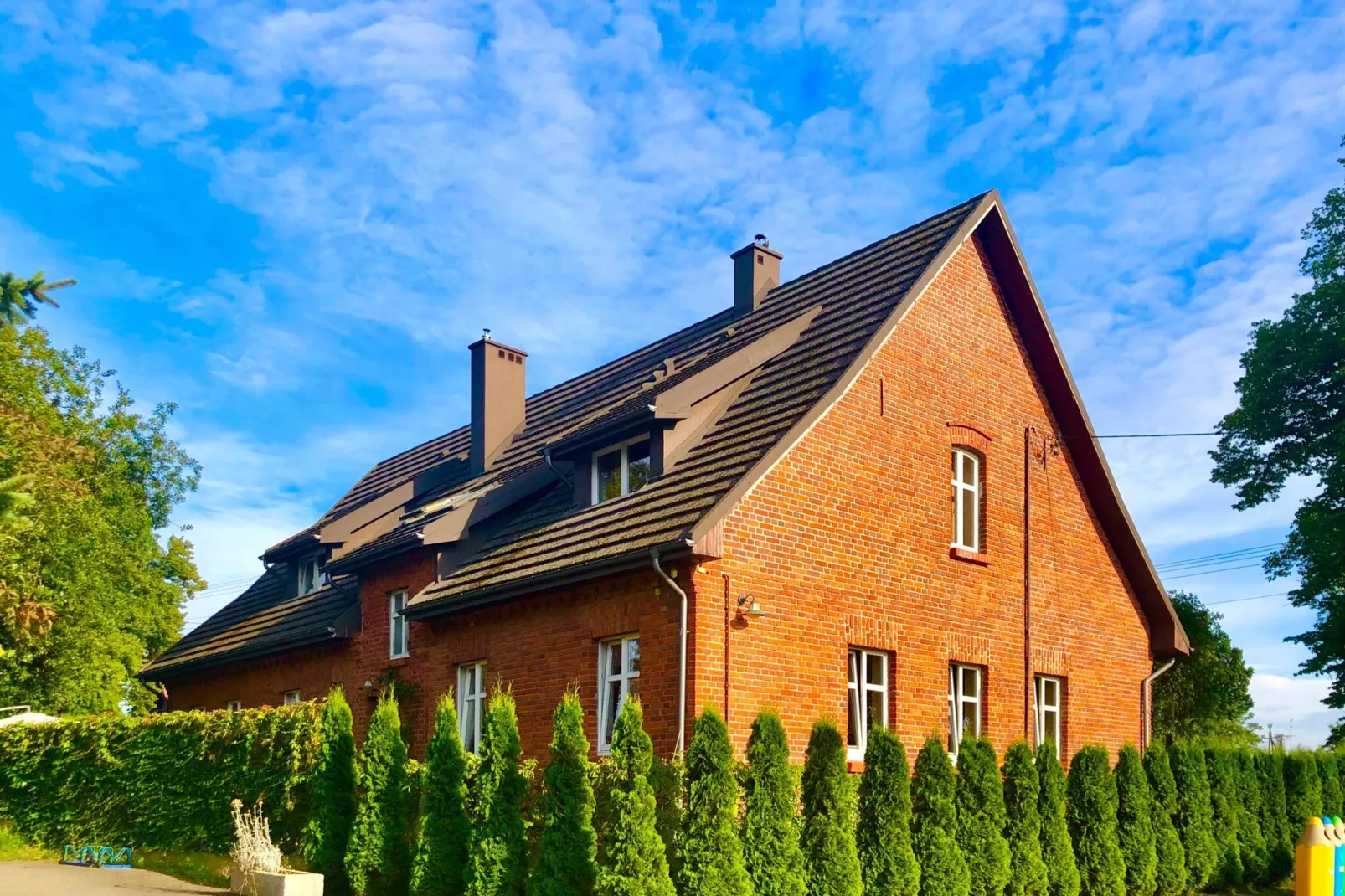 A historic manor by the sea