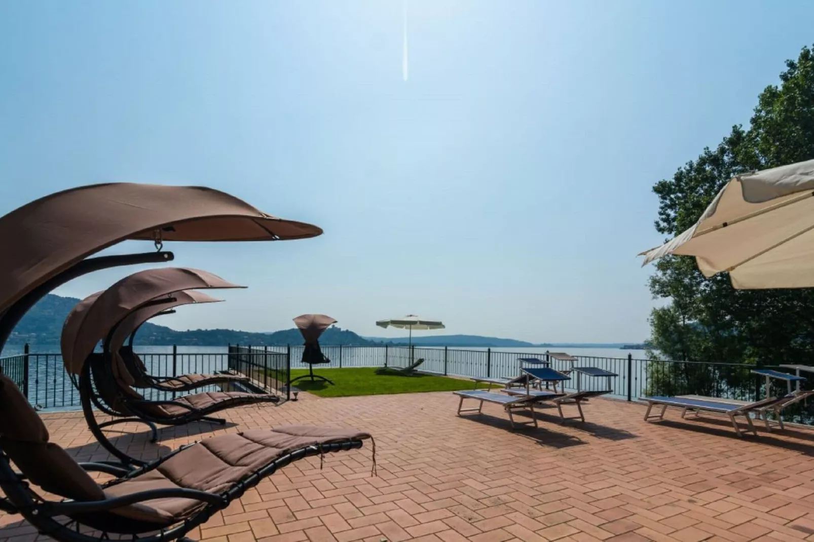 Villa Greta  - Lesa-Tuinen zomer